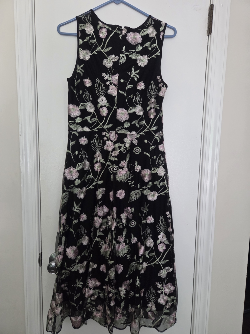 DKNY Floral Embroidered Mesh Overlay Midi Dress Size 6 Black Pink - Picture 6 of 7
